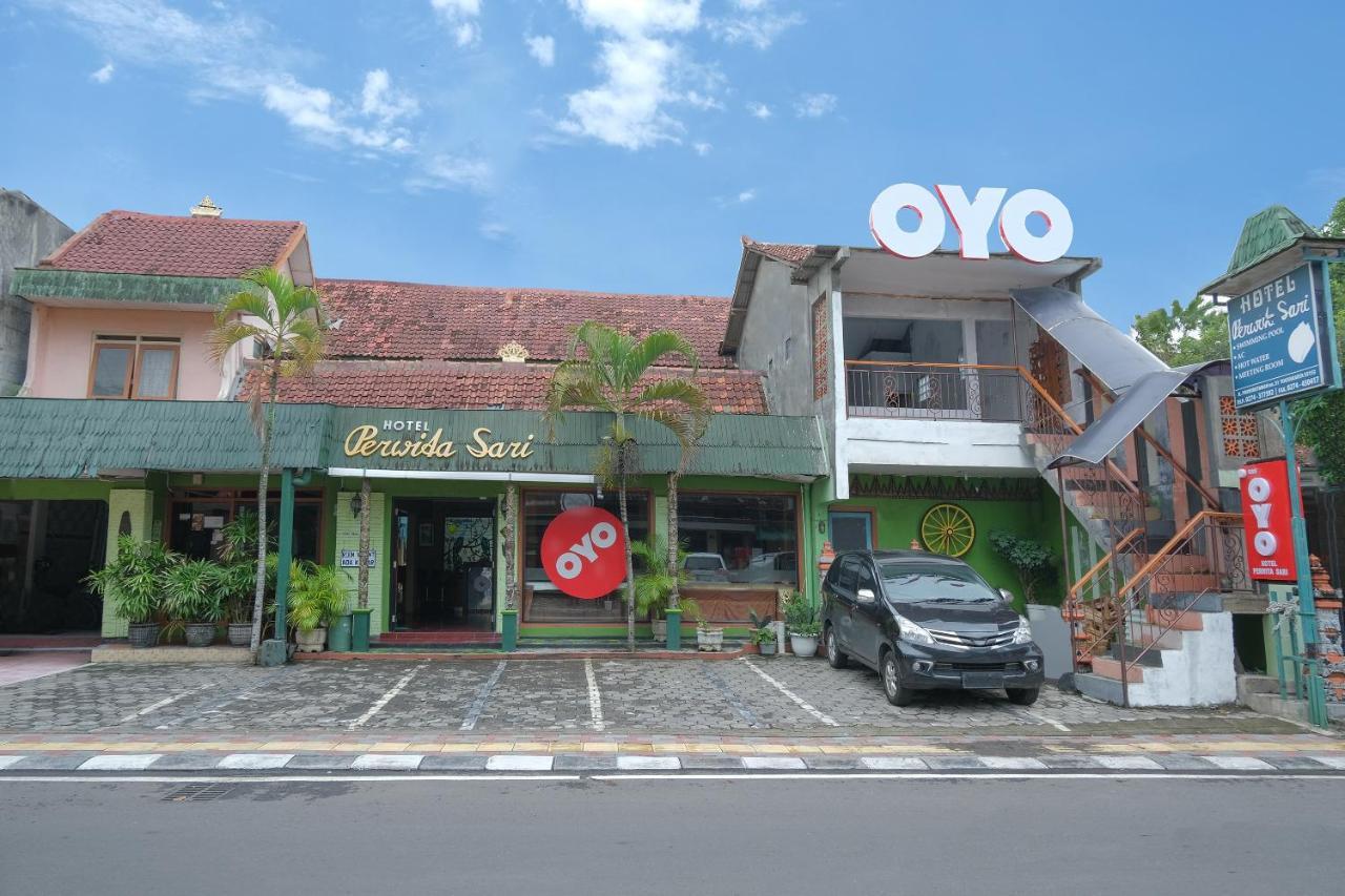 Oyo 585 Hotel Perwita Sari Yogyakarta Esterno foto